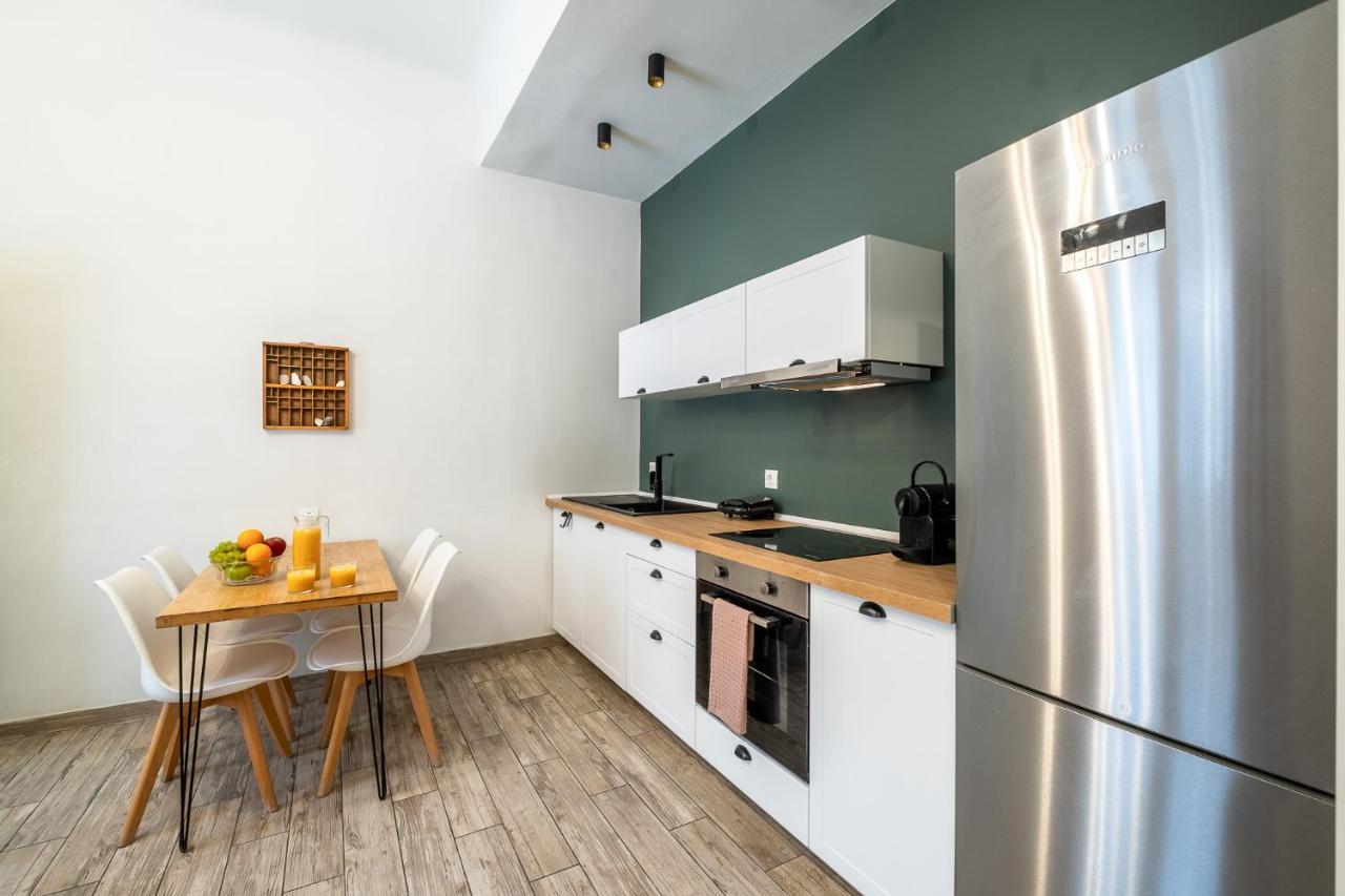 Central5 Boutique Apartments With Common Garden Next To Metro 雅典 外观 照片