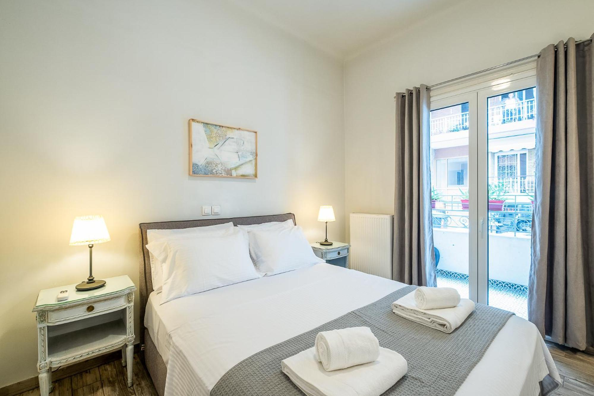 Central5 Boutique Apartments With Common Garden Next To Metro 雅典 外观 照片