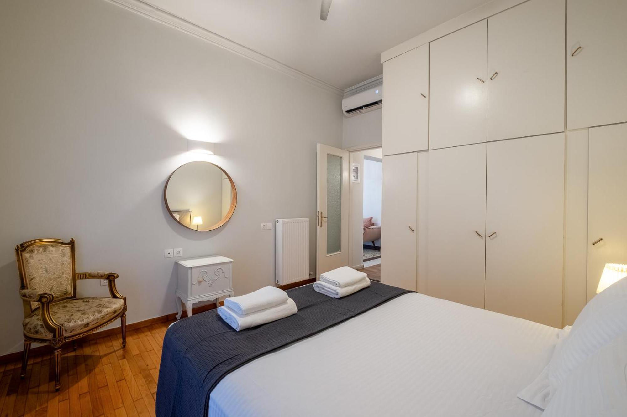 Central5 Boutique Apartments With Common Garden Next To Metro 雅典 外观 照片